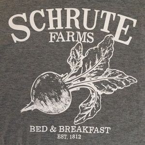 NWOT Women’s Shrute Farms Graphic Tee (L)